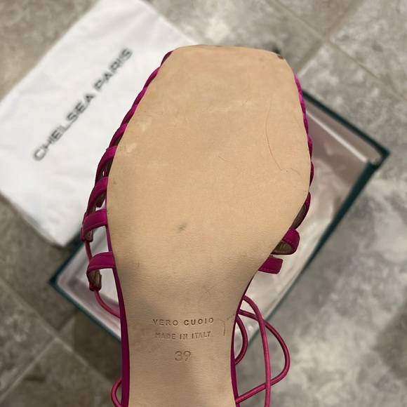 Chelsea Paris Orchid Pink Strappy Heels, Size 39 Retail $595 New in Box - Picture 7 of 9